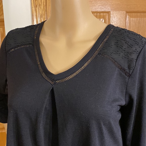 Liz Claiborne black v neck top with semi sheer shoulders - Picture 4 of 7